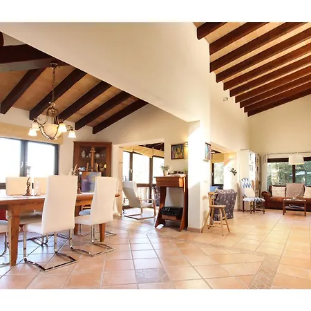 Llop Villa