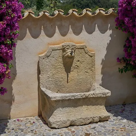 Llop Villa